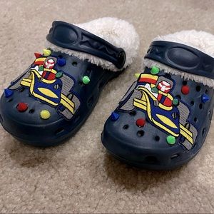 Boy Croc -ish Race car shoe size 13/1 fur lined navy blue